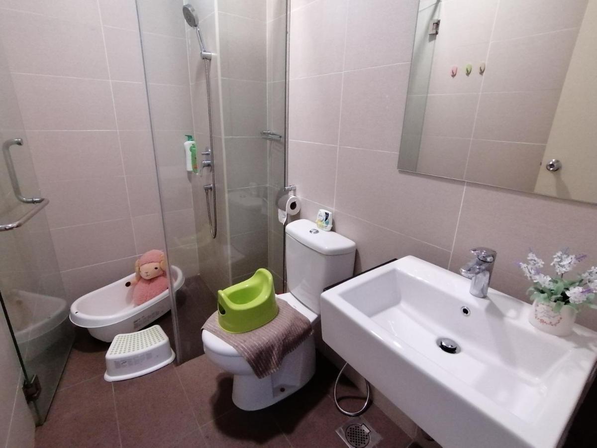 99 négyzetméteres, 2 hálószobás Apartman 2 fürdőszobával Melaka városközpont területén Kültér fotó